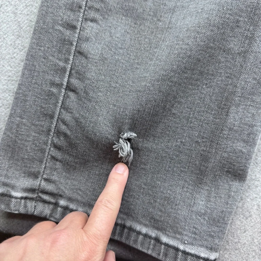 Levi's 514 Jeans Mens‎ 36x31 (Tagged 38x32) Gray Faded Straight Fit Denim *FLAW